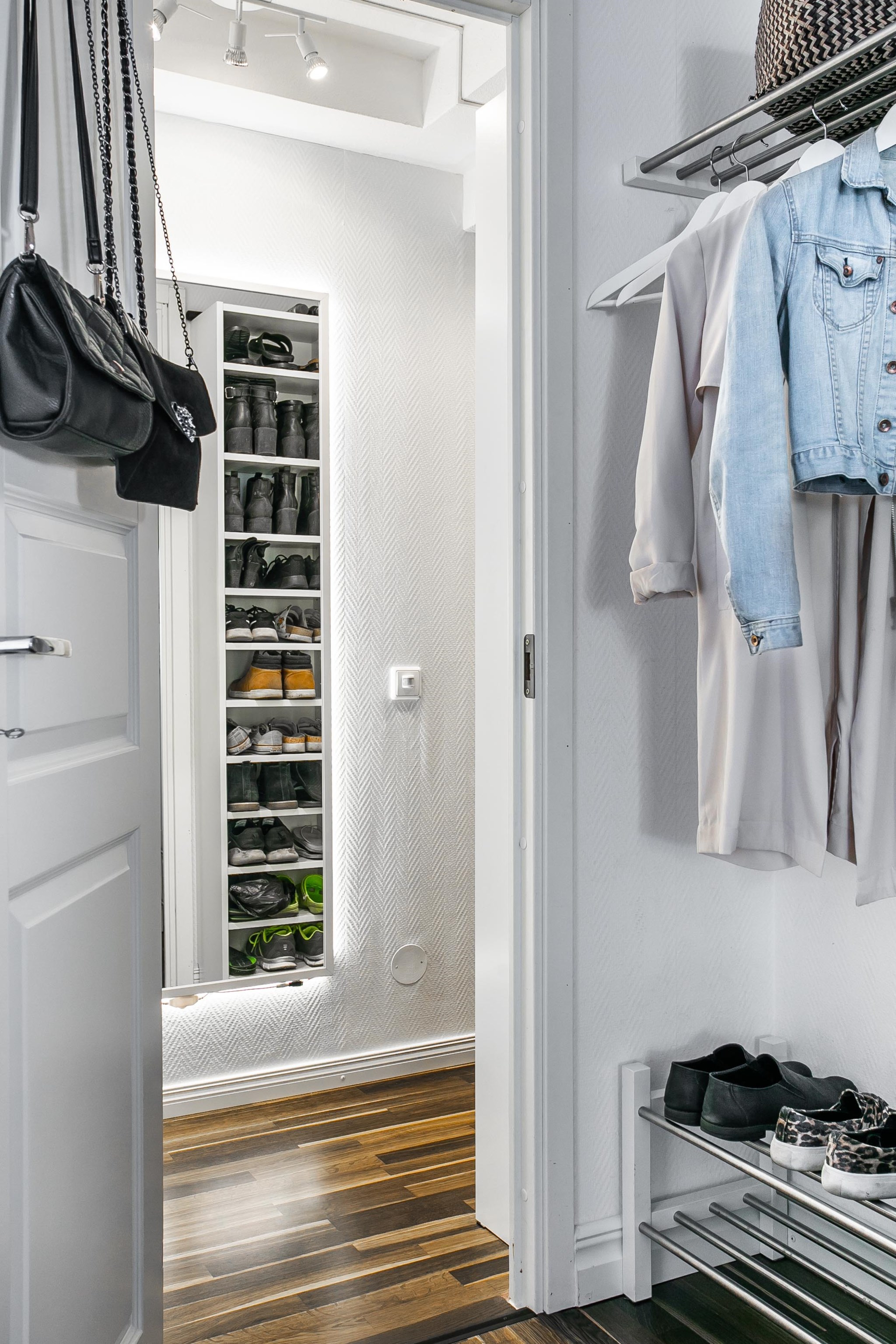 Walk-in-closet